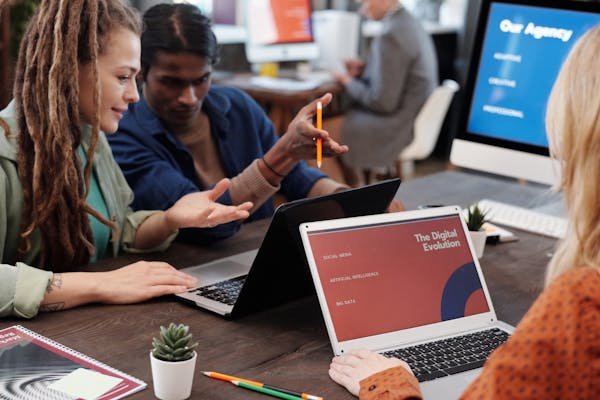 Boostez votre communication digitale avec notre agence sociale